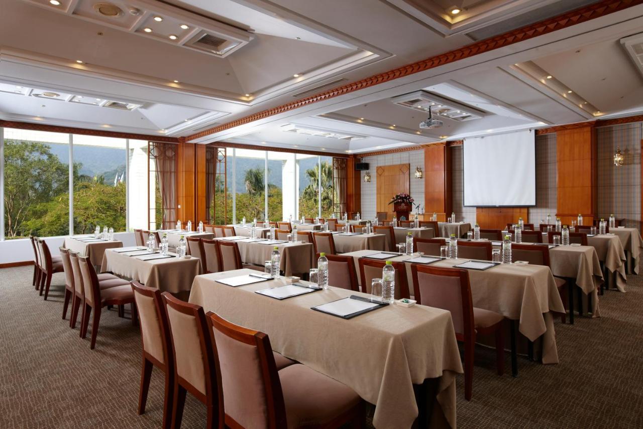 Hotel Royal Chihpin Wenquan Exteriér fotografie The meeting room