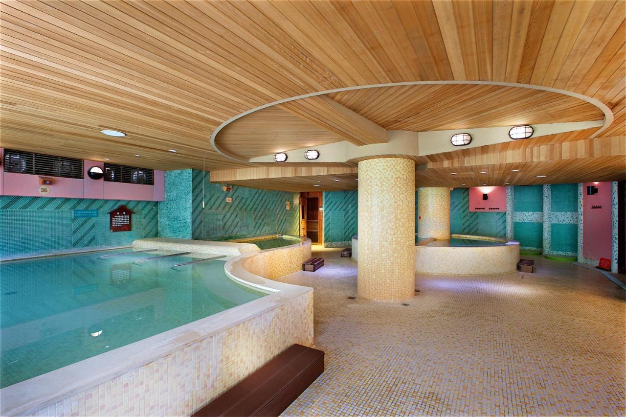 Hotel Royal Chihpin Wenquan Exteriér fotografie A modern onsen in Japan
