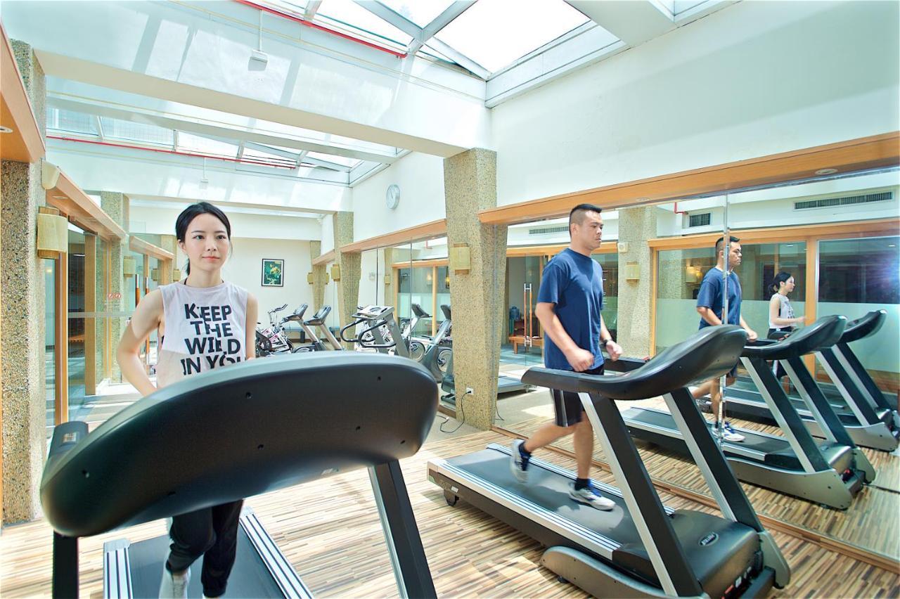 Hotel Royal Chihpin Wenquan Exteriér fotografie The gym at the hotel