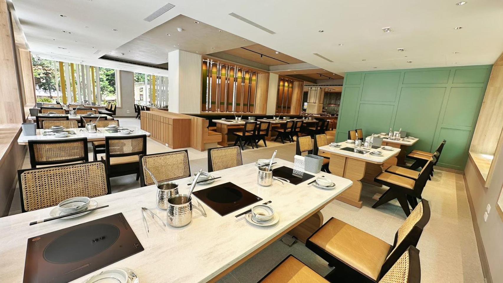 Hotel Royal Chihpin Wenquan Exteriér fotografie The interior of the restaurant