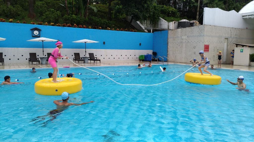 Hotel Royal Chihpin Wenquan Exteriér fotografie The swimming pool at the resort
